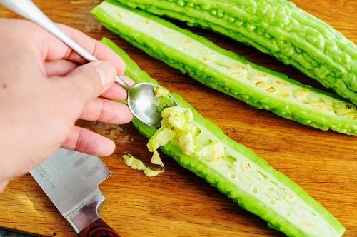 苦瓜炒肉好不好吃,苦瓜炒肉不焯水行吗