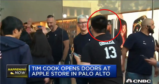 苏宁探秘外国程序员的双十一:最爱在线下排长队