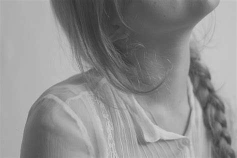 当你落魄的时候才知道谁对你最真,人在落魄时才知道谁的手暖