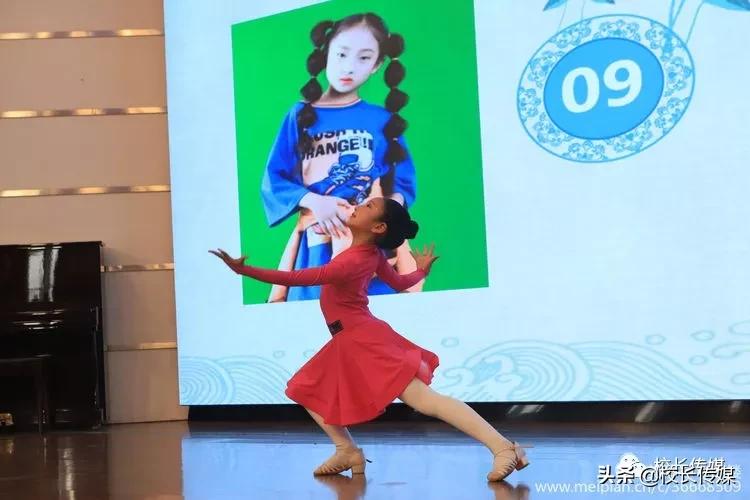 学校因足球而精彩,学校因学生而骄傲