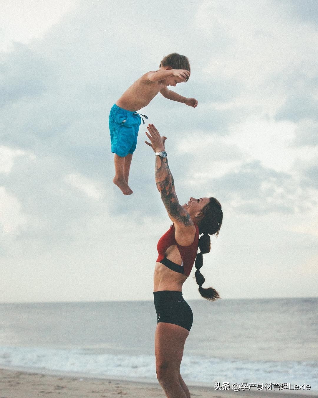 产后腹直肌分离怎么锻炼可以恢复,产后腹直肌分离修复手法教程