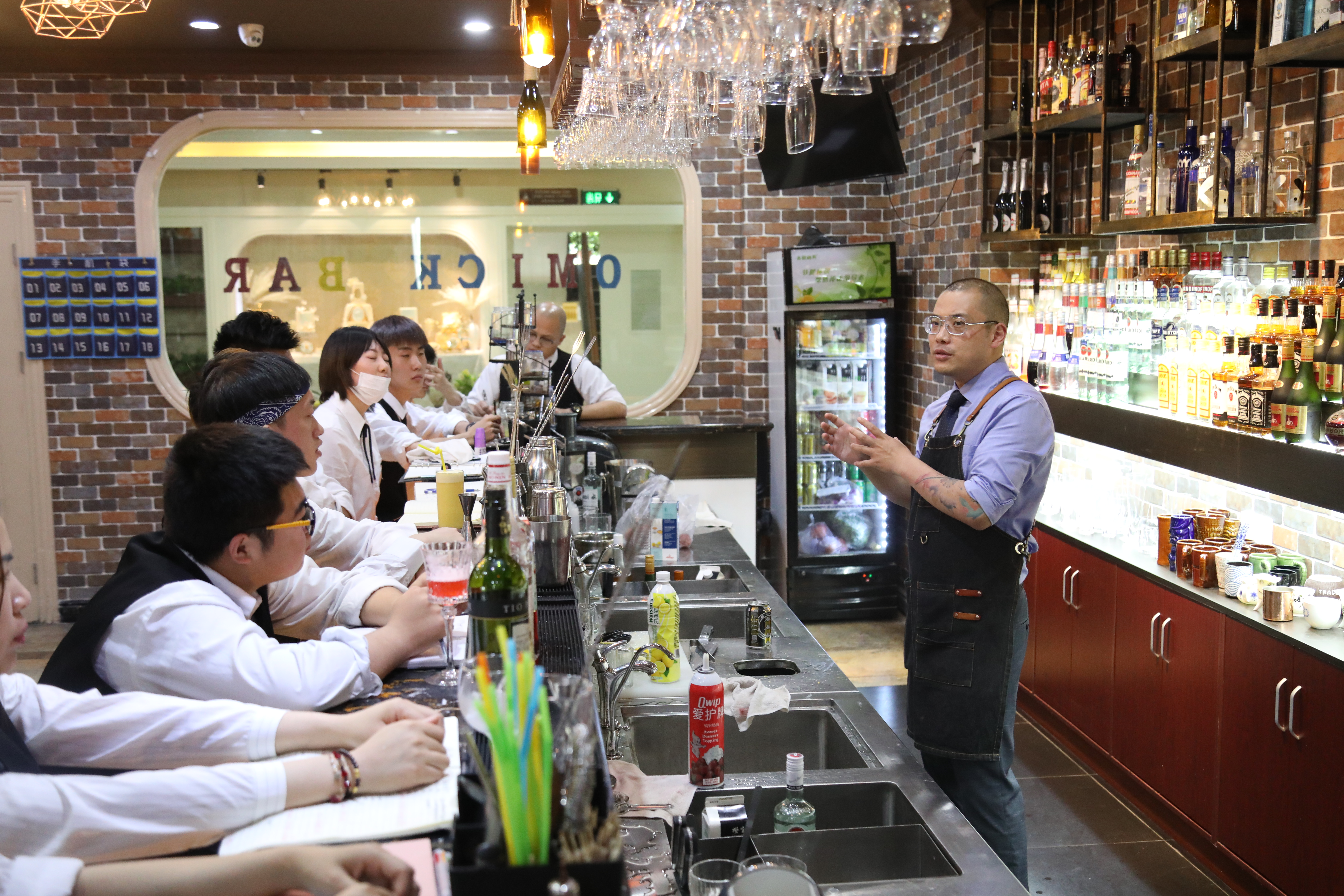 0基础学调酒多久才能成为调酒师,调酒师从入门到转行书籍