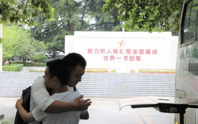 军校学员毕业有时间回家吗,军校什么情况下才能离校