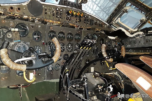 英国v型轰炸机,英国三神轰炸机