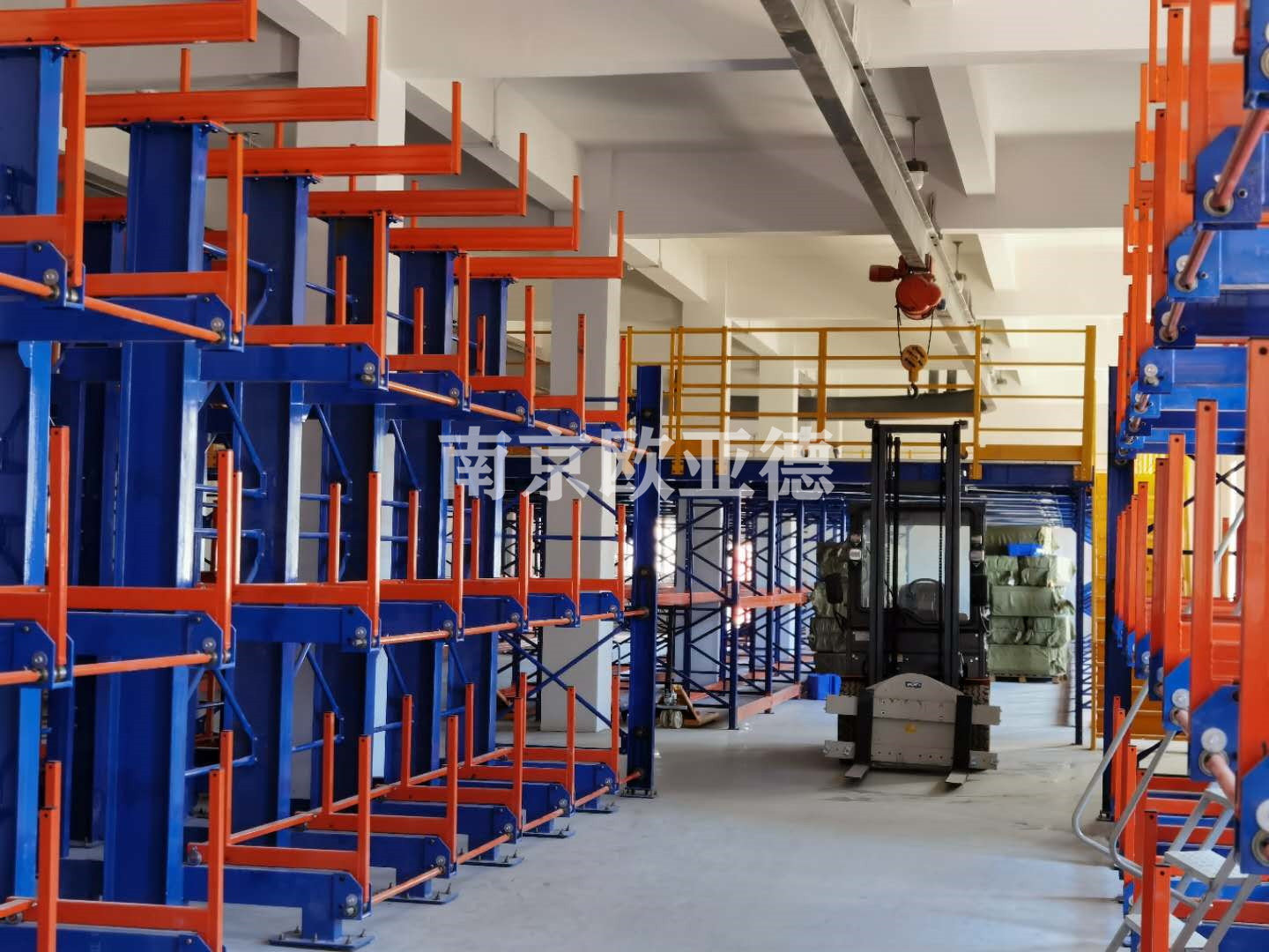 甘肃省伸缩悬臂货架,热烈庆祝预制箱梁圆满完工