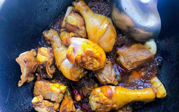 炖排骨时有人先焯水有人直接炖,炖排骨之前需不需要把肉先炒一下