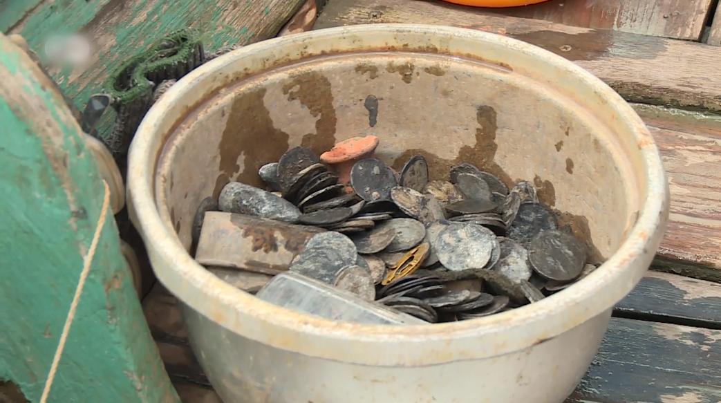 泰国水下寻宝者 (泰国的寻宝淘金者)