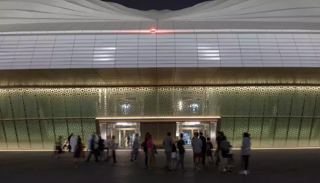 扎哈设计的卡塔尔世界杯主会场,扎哈卡塔尔