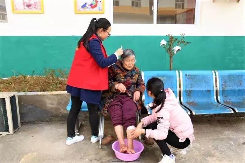 巨海纳百川麟阁多才贤意思,巨海纳百川麟阁多才贤什么意思
