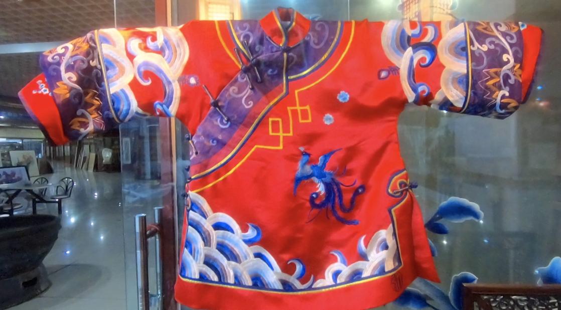 鞍山奇女子，用指尖书写满绣传奇，编写9种绣谱