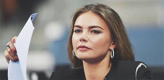 普京喜欢原配还是后来的卡巴耶娃,普京的朋友卡巴耶娃