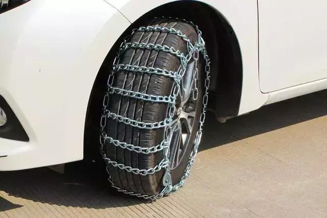 冰雪路面四驱车好吗,冰雪天四驱和后驱的区别