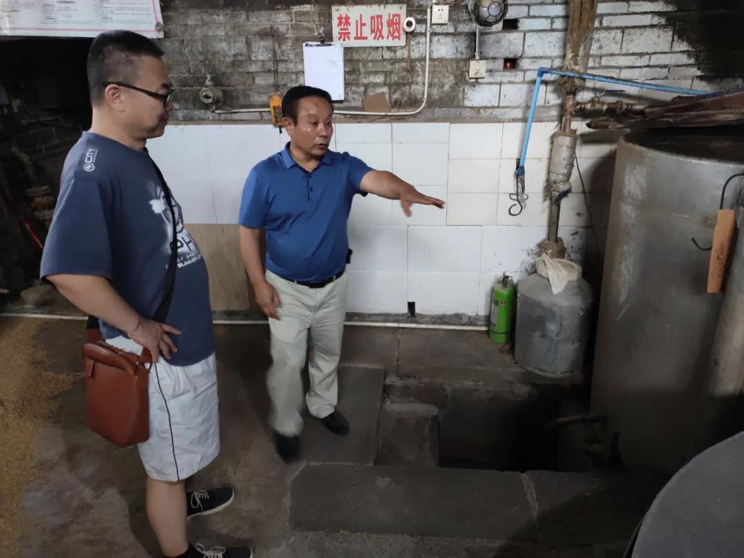 五粮液创始人邓子均传奇人生及后人的源宗“邓公液”