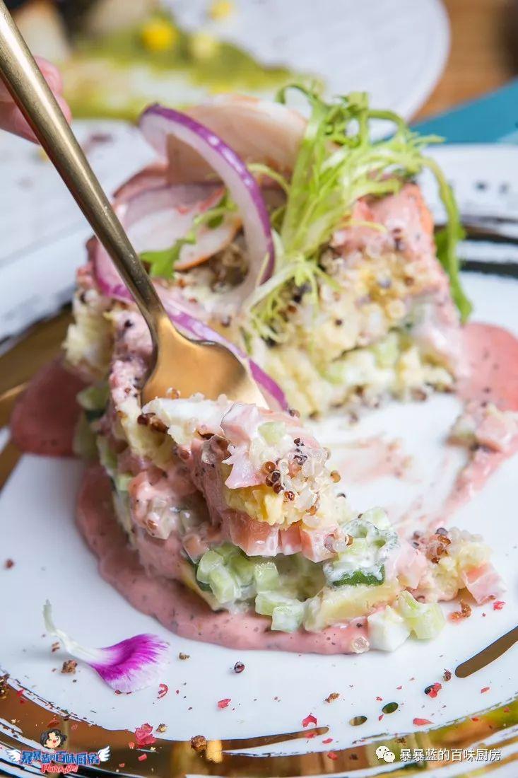 来这家店你真没办法好好吃饭，每道菜都堪比艺术品，好吃到光盘