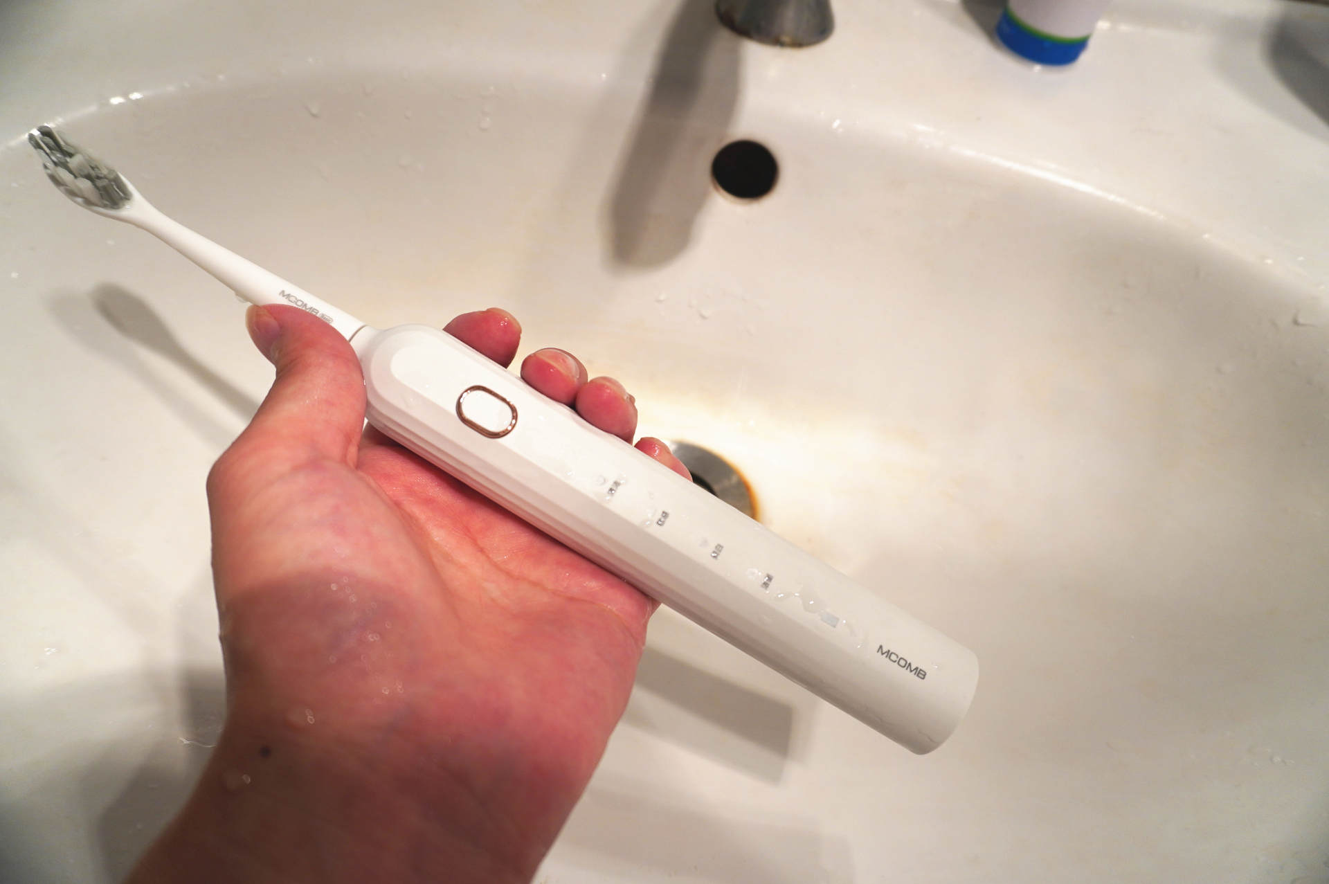 自带巴氏刷牙法的电动牙刷,自带清洁电动牙刷