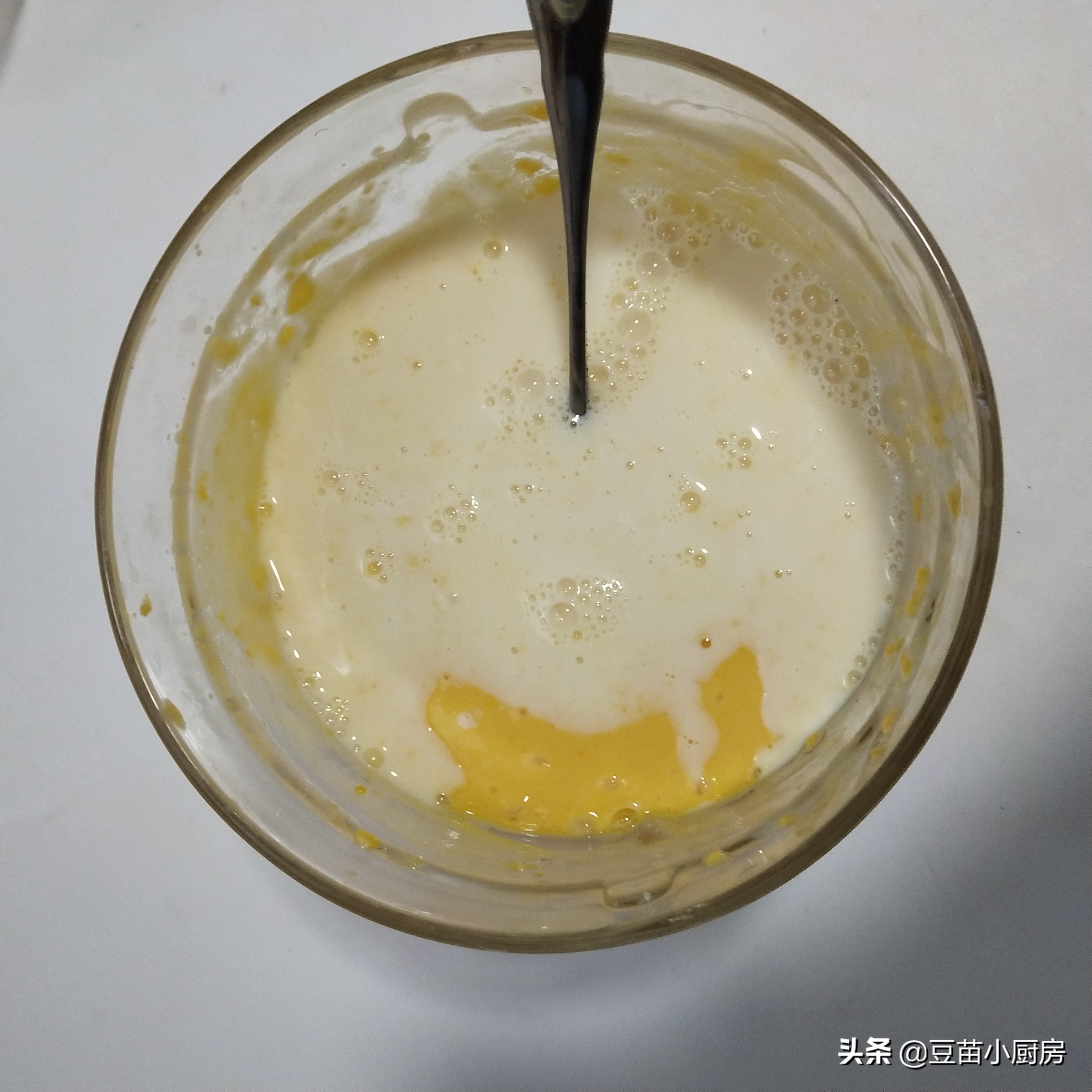 不用烤箱也不用蒸的蛋糕超简单,怎么做蛋糕和奶油不需要烤箱