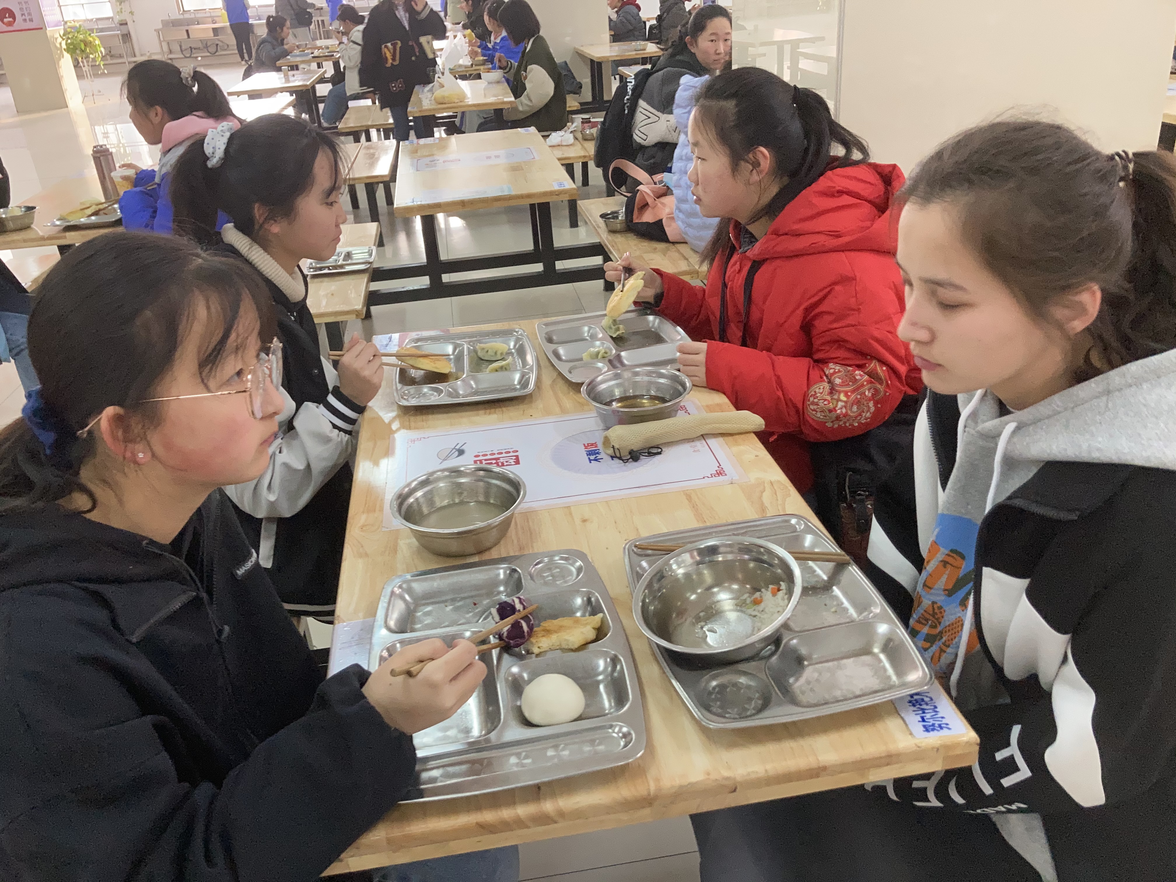 No.215,03-21课表安排头尾自习周日下午调座休息