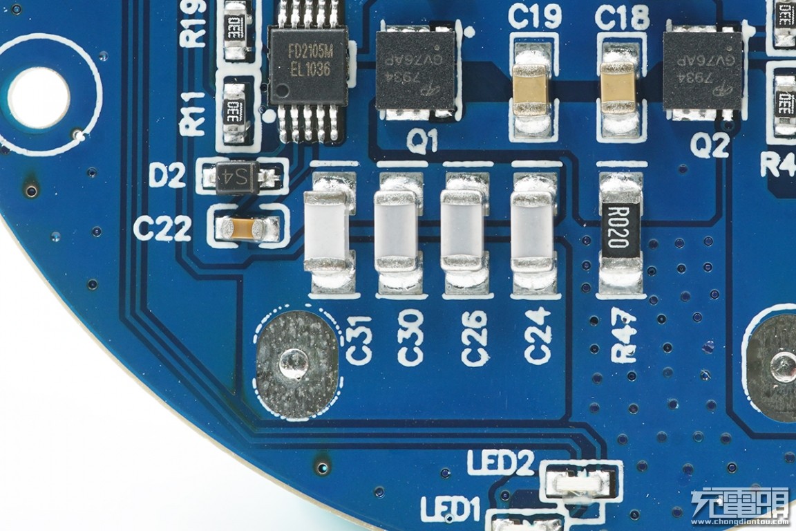 philips充电器拆卸图解,飞利浦dlp2109移动电源拆解