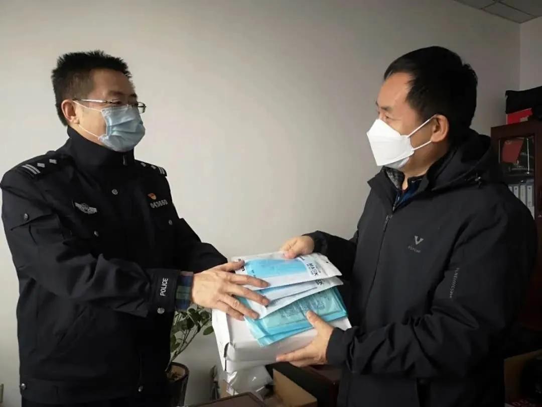 【疫情当前警察不退】一天到晚不回家，你到底在忙啥？