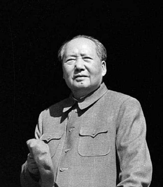 李煜*国亡**后，爱妃被宋太宗强占，毛主席一语点破他国破身歼的根源