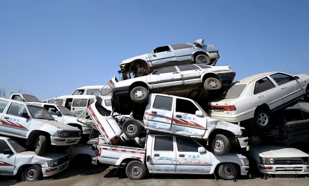 车一年两审怎么报废,汽车一年两审会怎么样