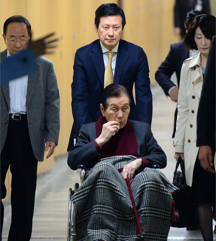 韩国财阀名人故事,韩国财阀的生活过得有多曲折