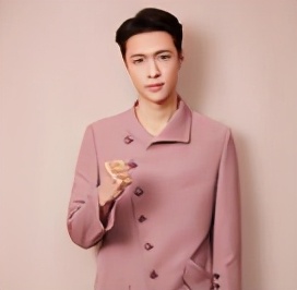 张艺兴论代言人的自我修养,张艺兴红血顶奢valentino代言人