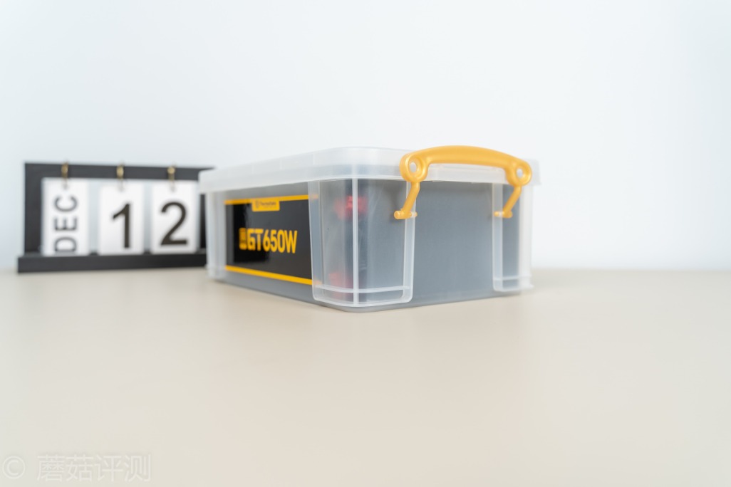 ttgt550金牌全模组电源,tt半模组电源550w