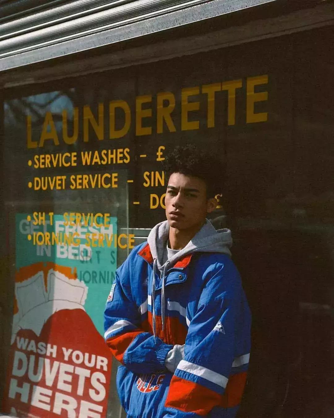 潮爆了｜冬天羽绒服穿腻了，可以试试这种复古运动风