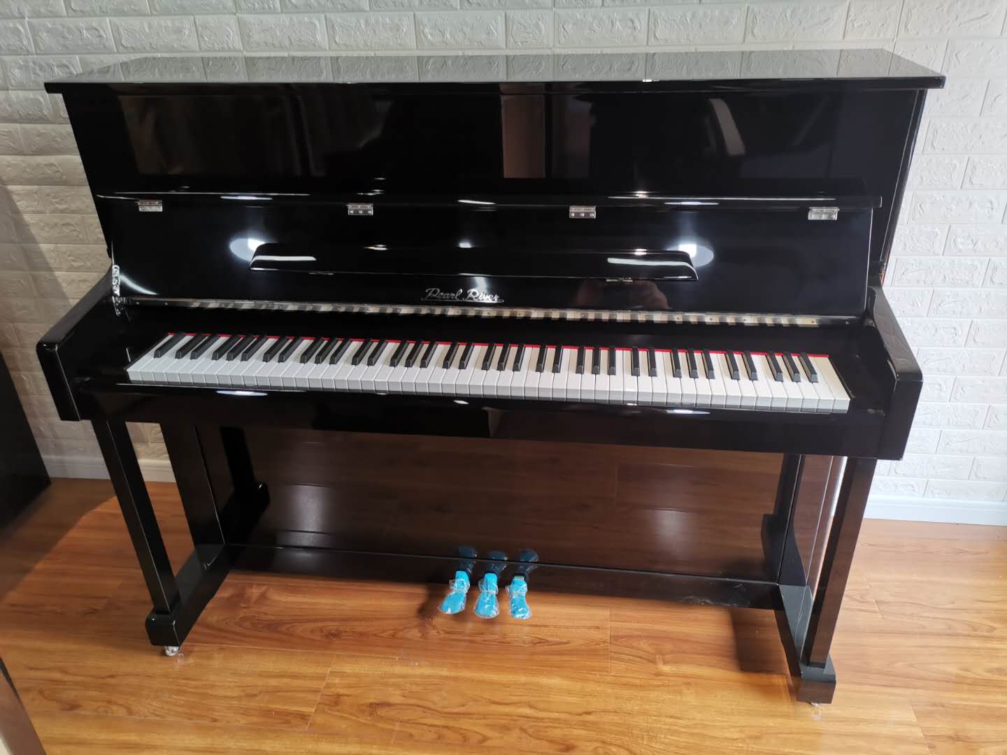 成都珠江钢琴总代理,成都珠江电钢琴专卖店