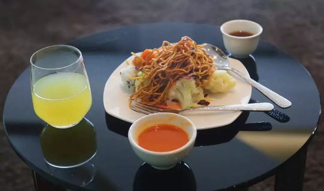 买头等舱可以享受贵宾厅吗,商务舱需要买贵宾厅休息室吗