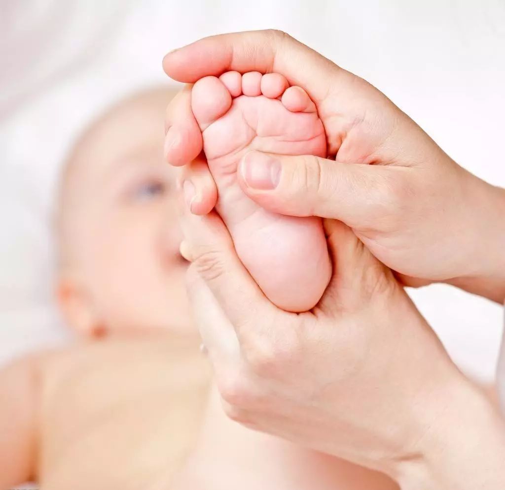 宝宝发烧的正确的退烧方法,宝宝发烧怎么退烧的小妙招