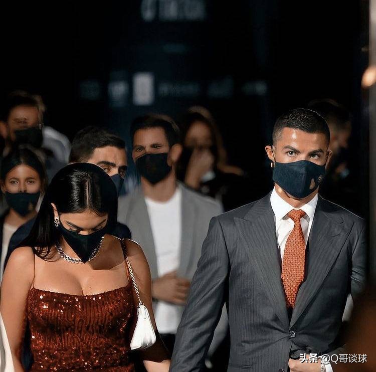 乔治娜c罗最新照片,c罗皇马夺冠乔治娜合影图集