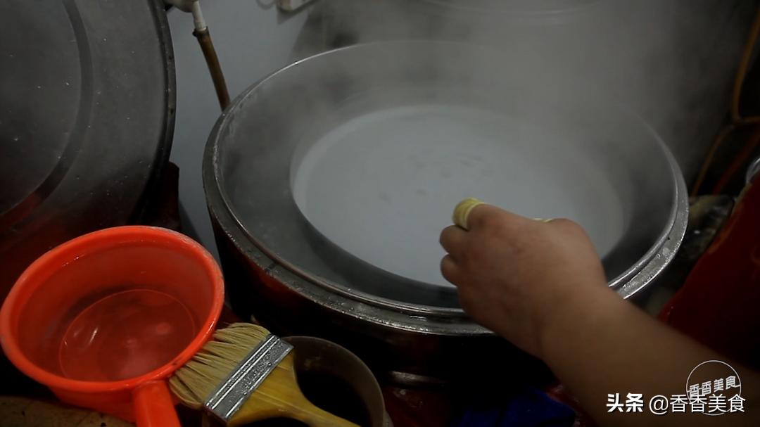 网传一天卖1000碗的米皮店，我们忍不住好奇心测了测