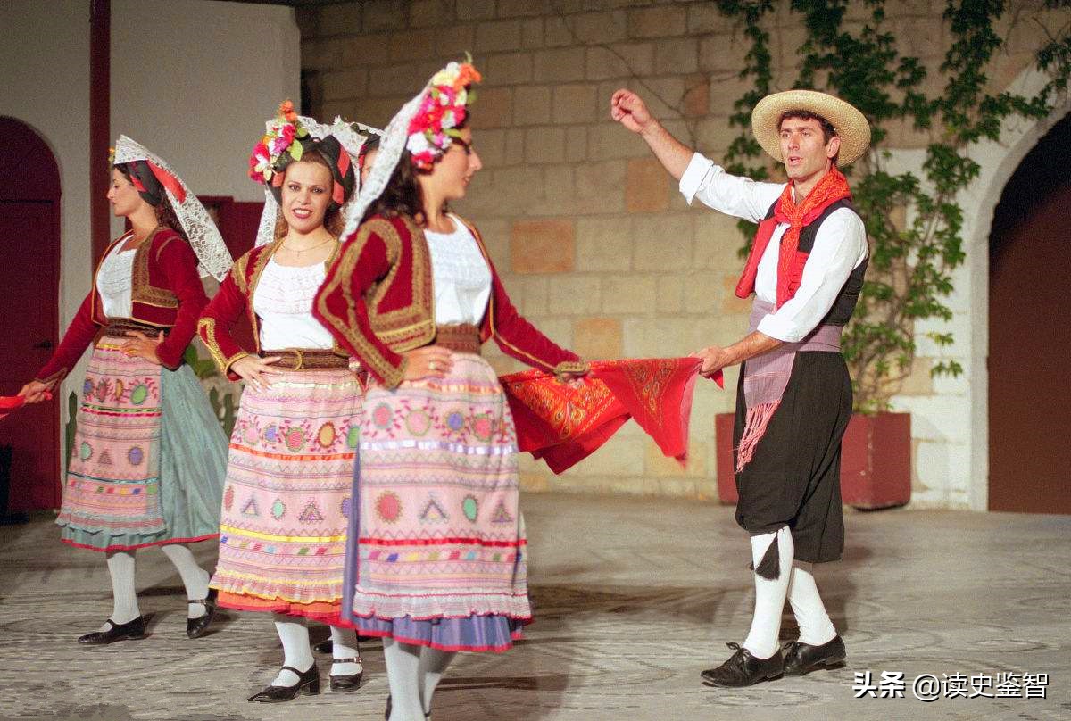 唯一一个加入欧盟的亚洲国家，虽然国家连年内乱，但经济却很发达