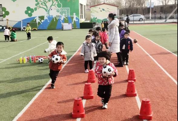 关于足球的简单小游戏,特别好玩儿的足球游戏