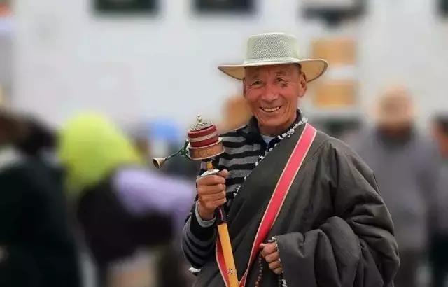 转经筒音乐完整,转经筒上的梵音