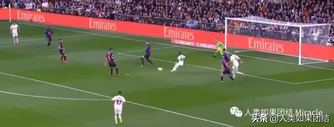 皇马，饼来了，我不要！巴萨，饼来了，真香！