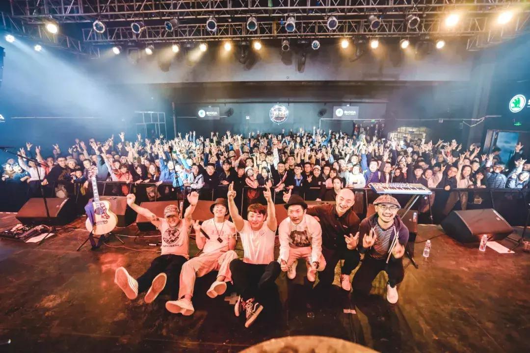 专访黑撒、茶凉粉|永远年轻，永远热泪盈眶