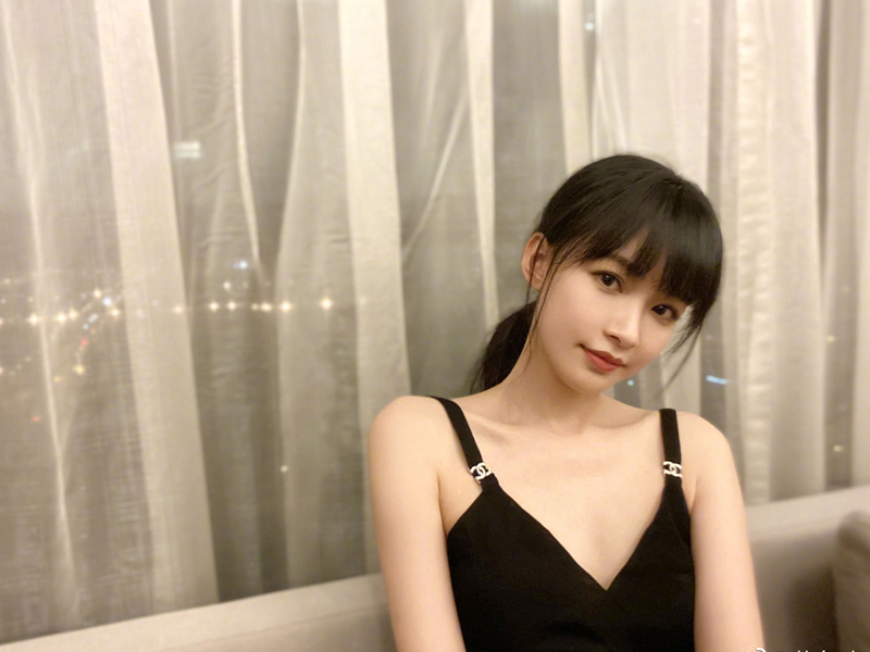 董子健庆生视频,董子健为孙怡庆生