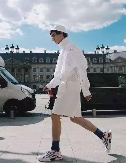 国潮不仅仅是国货潮,国潮哪个品牌和巴黎世家联名