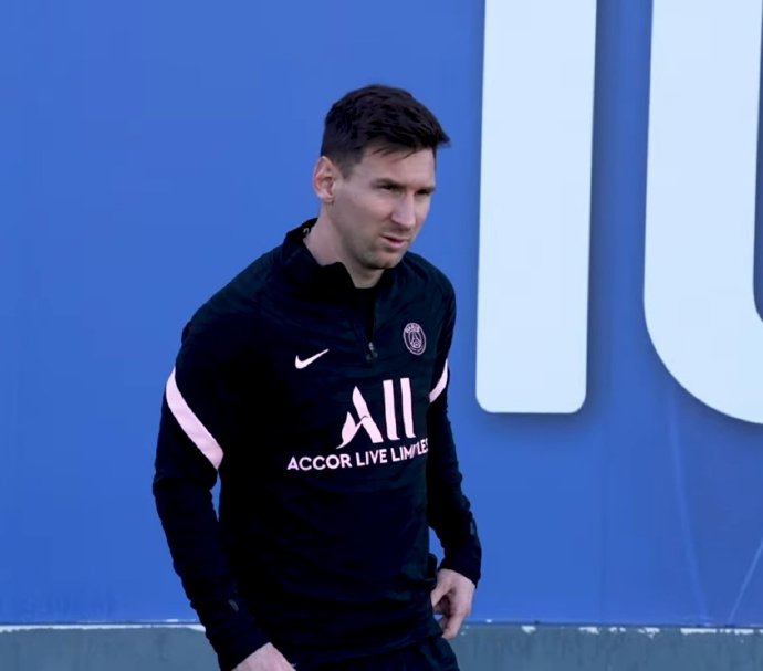 埃拉诺夸奖索圣的探讨方式很好，罗维可以得到“英伦梅西”的称号