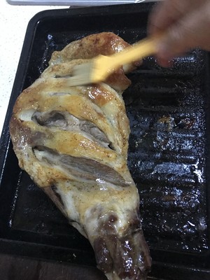 自己在家烤箱烤羊腿做法,如何用烤箱做烤羊腿简单又好吃