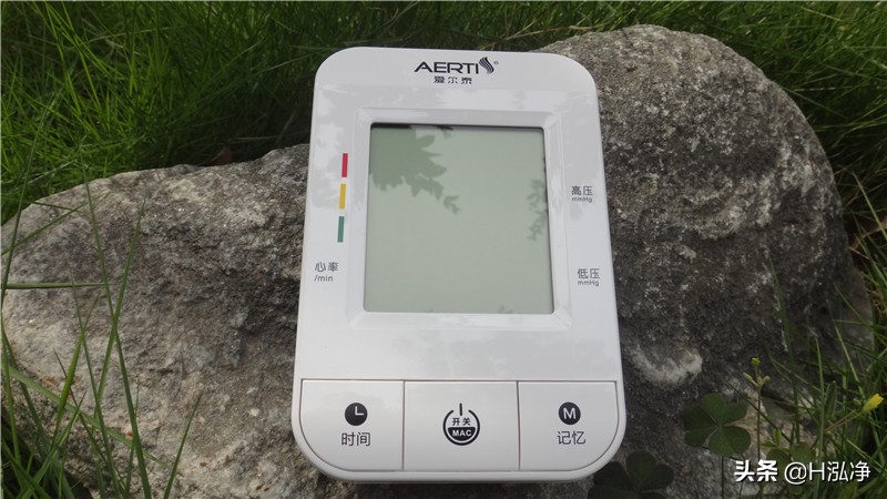 臂式电子血压计老人家用,上臂式血压计可以躺着测量吗