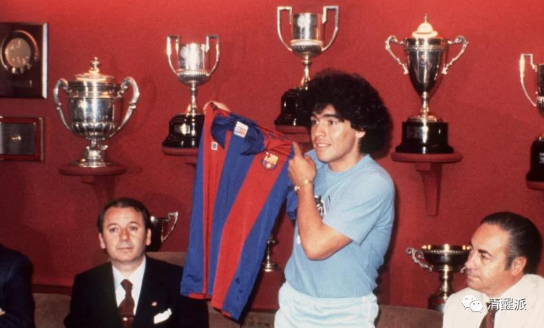 在*品毒**中陨落的马拉多纳的一生