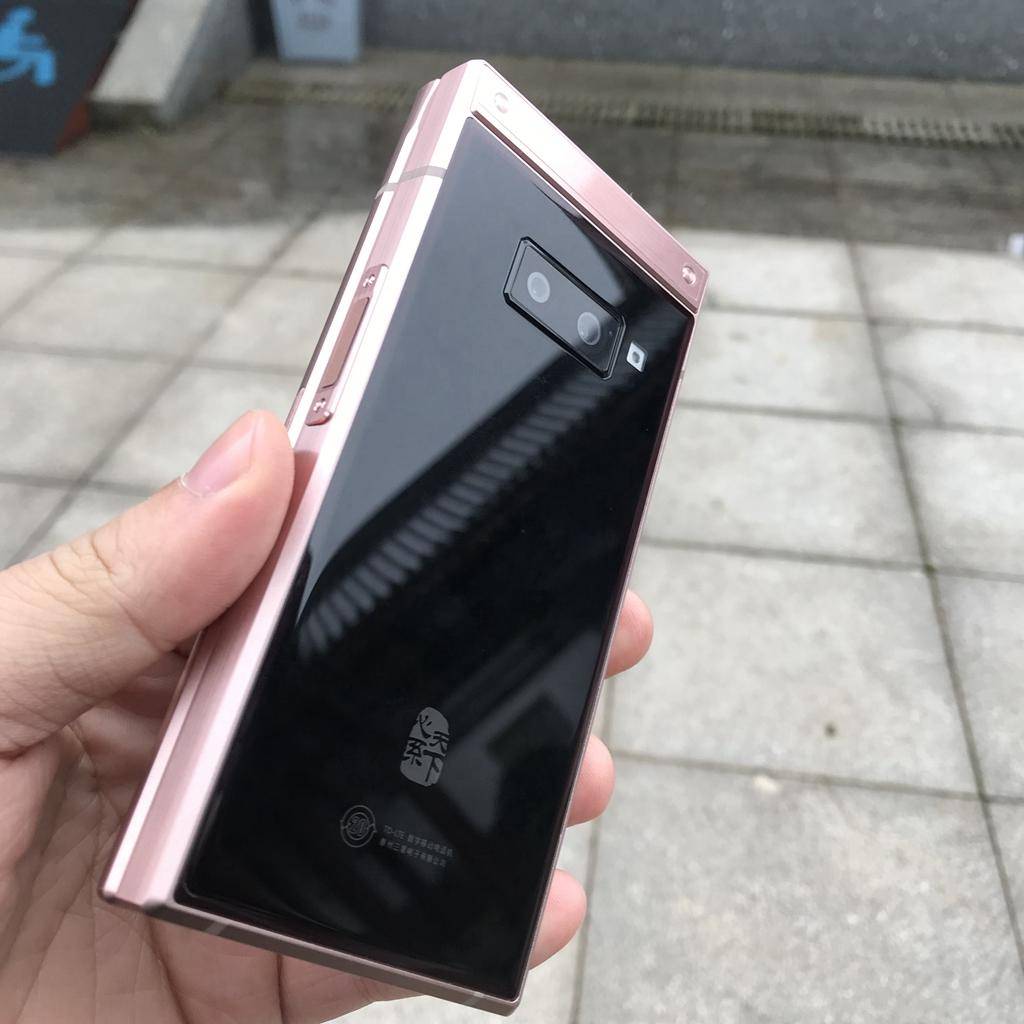 三星w2019这个手机怎么样,三星w2019哪个手机最好