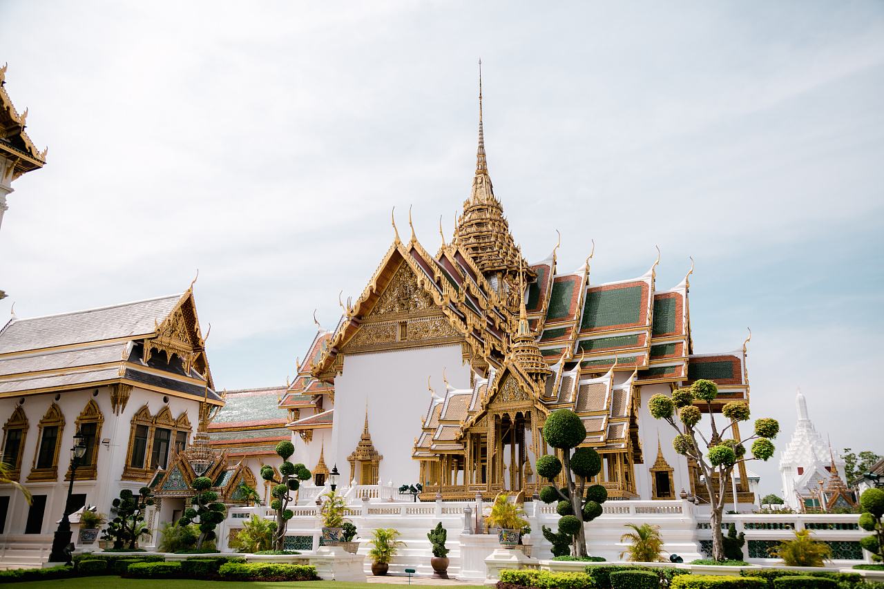 泰国最“特殊”的按摩店，技师都是女囚犯，按摩时有狱警看守