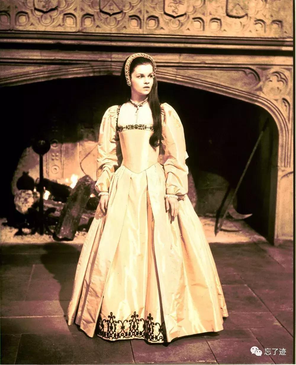 AnneBoleyn她是谁？为什么2019年的时尚流行中也有她存在？