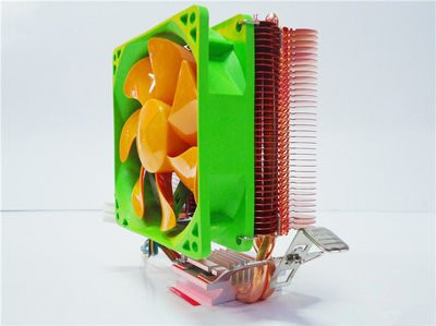 极限装机不翻车，700块钱吃鸡，双击高喊666