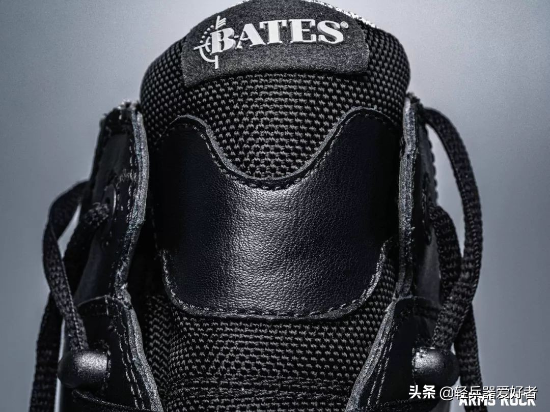 军靴防水测试,军靴透气性